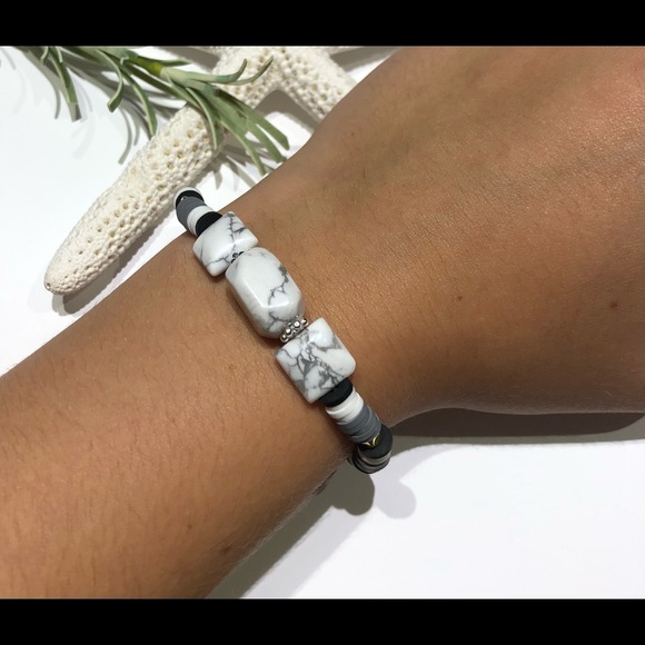 Clay beaded stretch bracelet - Picture 4 of 5